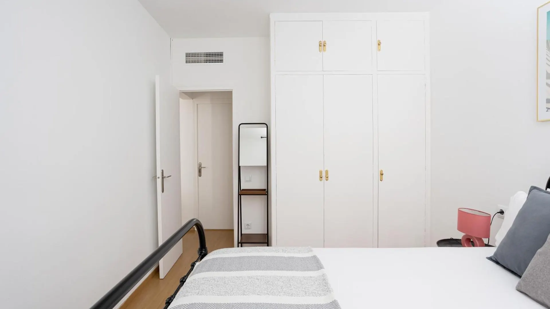 Livefull 2Bdr In Trendy Gracia Apartment Barcelona